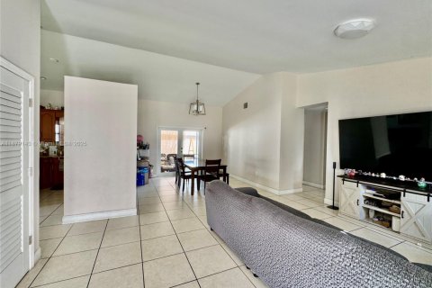 Casa en venta en Homestead, Florida, 3 dormitorios, 148.46 m2 № 1981310 - foto 8