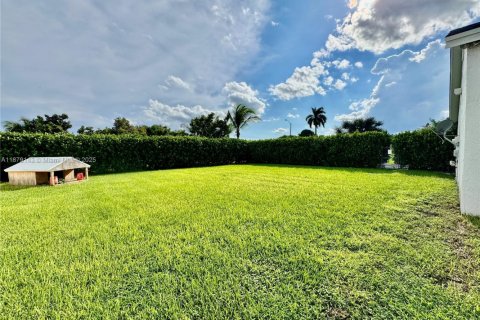 Casa en venta en Homestead, Florida, 3 dormitorios, 148.46 m2 № 1981310 - foto 22