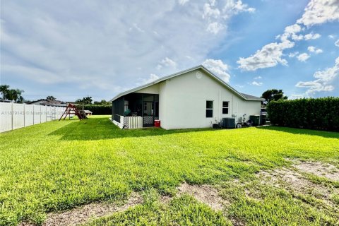 Casa en venta en Homestead, Florida, 3 dormitorios, 148.46 m2 № 1981310 - foto 21