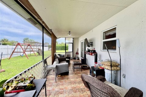 Casa en venta en Homestead, Florida, 3 dormitorios, 148.46 m2 № 1981310 - foto 20