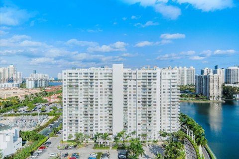 Купить кондоминиум в Авентура, Флорида 2 спальни, 154.78м2, № 2027524 - фото 2