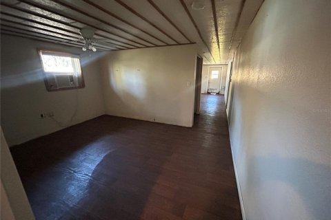 House in New Port Richey, Florida 3 bedrooms, 295.62 sq.m. № 1540363 - photo 11