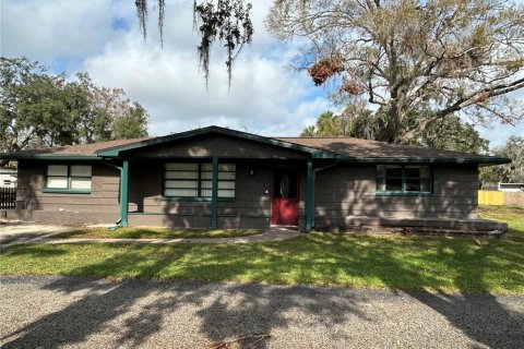 House in New Port Richey, Florida 3 bedrooms, 295.62 sq.m. № 1540363 - photo 1