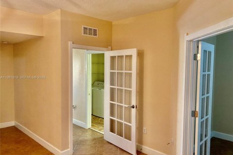 Adosado en alquiler en Hialeah Gardens, Florida, 4 dormitorios, 145.67 m2 № 2025420 - foto 10