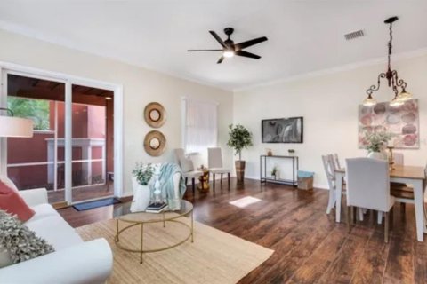Townhouse in New Port Richey, Florida 3 bedrooms, 163.04 sq.m. № 1907880 - photo 3