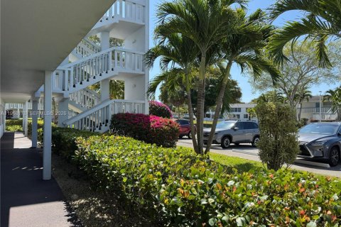 Купить кондоминиум в Дирфилд-Бич, Флорида 2 спальни, № 2036561 - фото 2