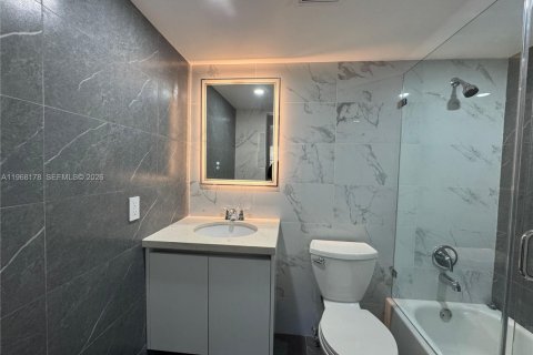 Condo in Deerfield Beach, Florida, 2 bedrooms  № 2036561 - photo 6