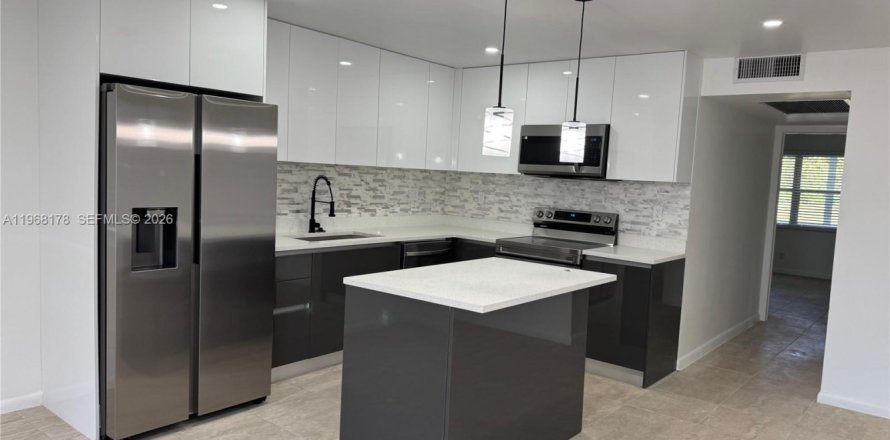 Condo in Deerfield Beach, Florida, 2 bedrooms  № 2036561