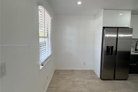 Condo in Deerfield Beach, Florida, 2 bedrooms  № 2036561 - photo 8