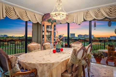 Condo in West Palm Beach, Florida, 3 bedrooms  № 2429964 - photo 22