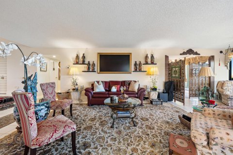 Condo in West Palm Beach, Florida, 3 bedrooms  № 2429964 - photo 19