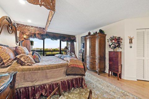 Condo in West Palm Beach, Florida, 3 bedrooms  № 2429964 - photo 29