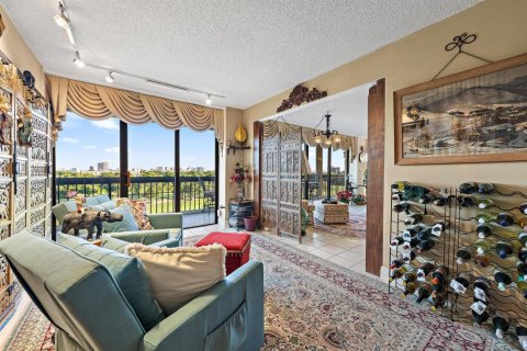 Condo in West Palm Beach, Florida, 3 bedrooms  № 2429964 - photo 25