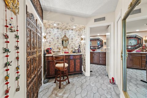 Condo in West Palm Beach, Florida, 3 bedrooms  № 2429964 - photo 10