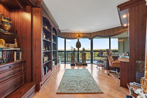 Condo in West Palm Beach, Florida, 3 bedrooms  № 2429964 - photo 12