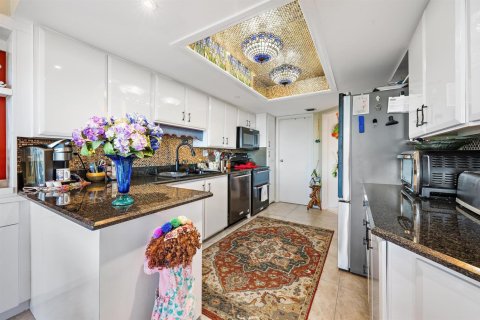 Condo in West Palm Beach, Florida, 3 bedrooms  № 2429964 - photo 27