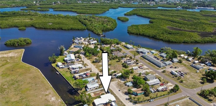 Villa ou maison à Ruskin, Floride 3 chambres, 136.66 m2 № 2148417