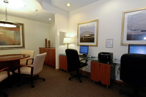 Copropriété à louer à Hallandale Beach, Floride: 2 chambres, 92.9 m2 № 1806218 - photo 10