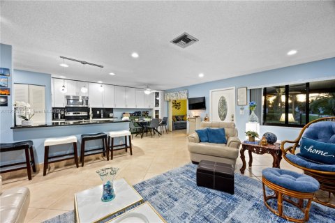 Купить виллу или дом в Делрей-Бич, Флорида 2 спальни, 120.4м2, № 1972603 - фото 1