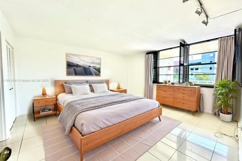 Copropriété à vendre à Bay Harbor Islands, Floride: 1 chambre, 90.58 m2 № 1982800 - photo 9