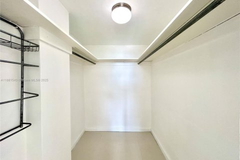 Copropriété à vendre à Bay Harbor Islands, Floride: 1 chambre, 90.58 m2 № 1982800 - photo 10