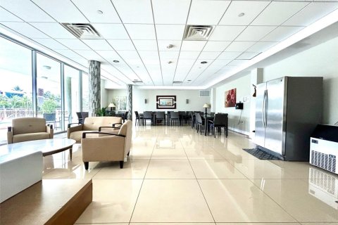 Copropriété à vendre à Bay Harbor Islands, Floride: 1 chambre, 90.58 m2 № 1982800 - photo 4