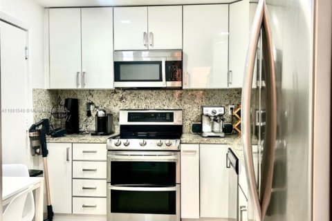 Copropriété à vendre à Bay Harbor Islands, Floride: 1 chambre, 90.58 m2 № 1982800 - photo 6