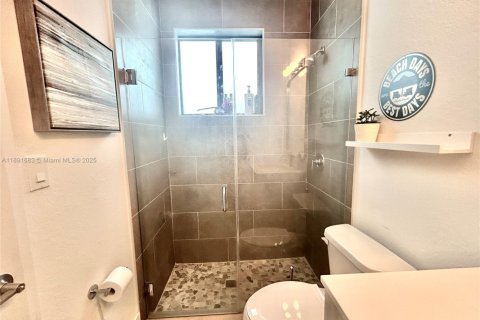 Propiedad comercial en alquiler en Miami, Florida, 1 dormitorio, 233 m2 № 1943661 - foto 7