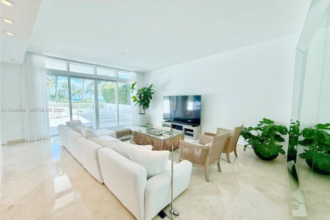 Touwnhouse à louer à Miami Beach, Floride: 4 chambres, 229.47 m2 № 2152983 - photo 2