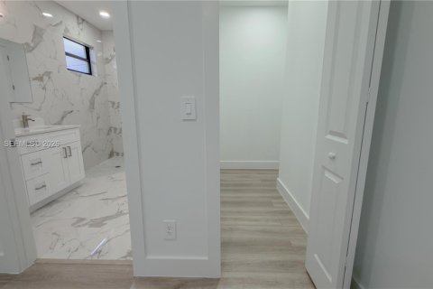 House in Fort Myers, Florida 3 bedrooms № 2241726 - photo 11