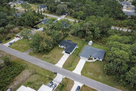 House in Fort Myers, Florida 3 bedrooms № 2241726