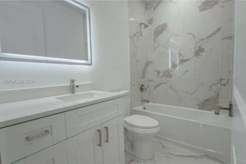 House in Fort Myers, Florida 3 bedrooms № 2241726 - photo 19