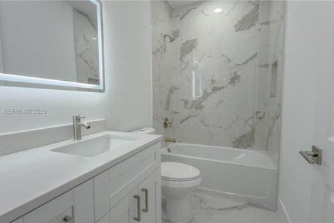 House in Fort Myers, Florida 3 bedrooms № 2241726 - photo 21