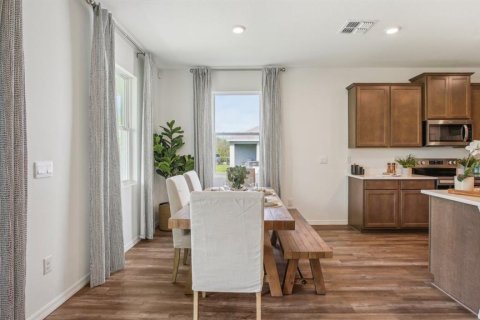 Casa en venta en Wesley Chapel, Florida, 4 dormitorios, 189.99 m2 № 1901239 - foto 9