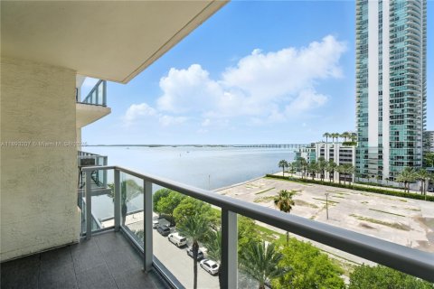 Condominio en alquiler en Miami, Florida, 2 dormitorios, 105.91 m2 № 1945093 - foto 2