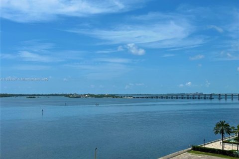 Condominio en alquiler en Miami, Florida, 2 dormitorios, 105.91 m2 № 1945093 - foto 3