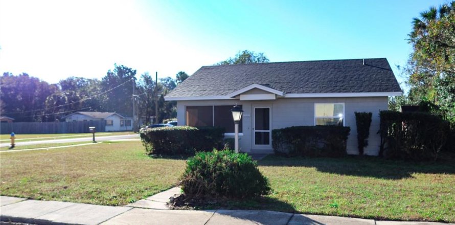 House in DeLand, Florida 2 bedrooms, 92.53 sq.m. № 1849444