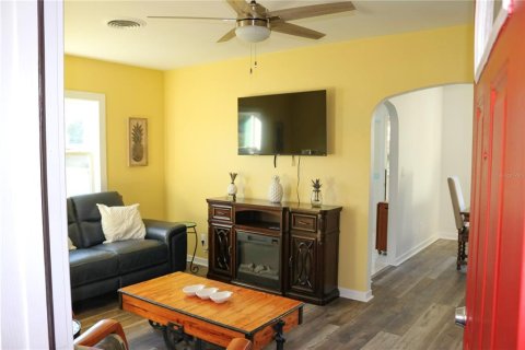 House in DeLand, Florida 2 bedrooms, 92.53 sq.m. № 1849444 - photo 17