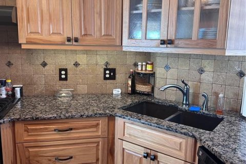 Condo in Gulfport, Florida, 3 bedrooms  № 1528107 - photo 7