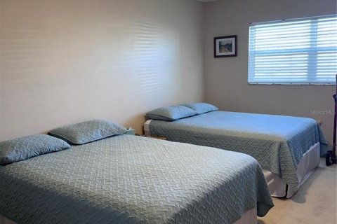 Condo in Gulfport, Florida, 3 bedrooms  № 1528107 - photo 19