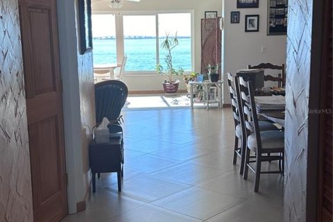 Condo in Gulfport, Florida, 3 bedrooms  № 1528107 - photo 3