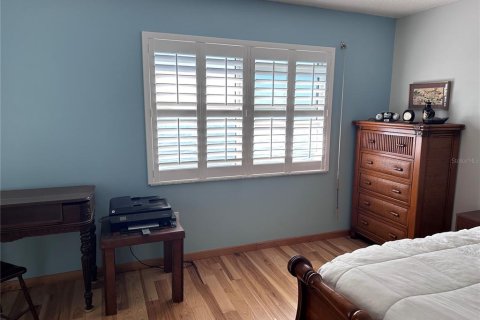 Condo in Gulfport, Florida, 3 bedrooms  № 1528107 - photo 27