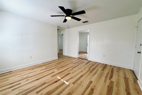 Apartamento en alquiler en Auburndale, Florida, 2 dormitorios, 65.03 m2 № 1903236 - foto 2