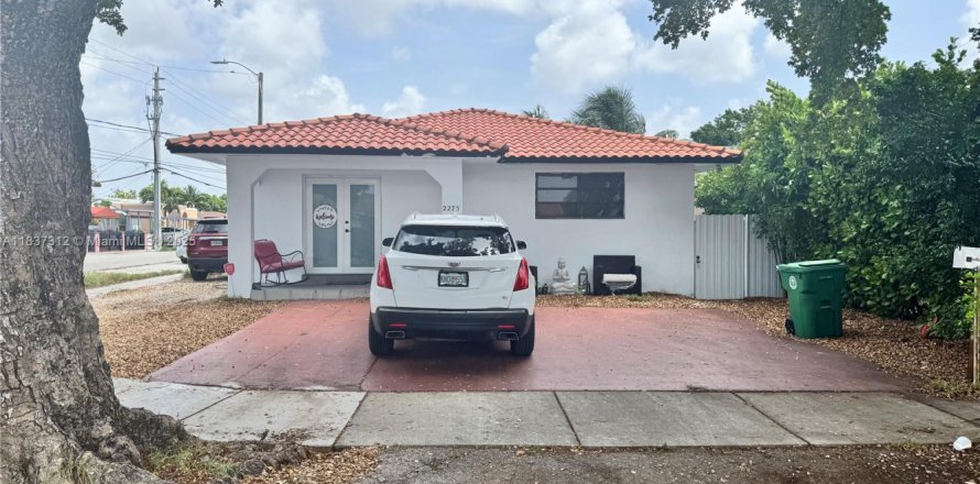 Villa ou maison à Miami, Floride 6 chambres, 196.95 m2 № 1827457