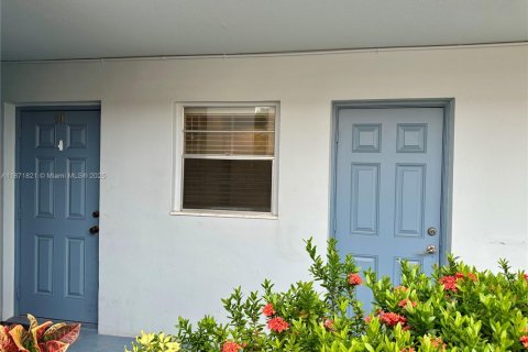 Снять в аренду кондоминиум в Халландейл-Бич, Флорида 2 спальни, 101.45м2, № 1898269 - фото 2