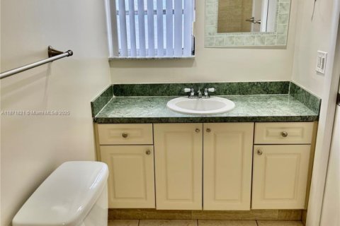 Снять в аренду кондоминиум в Халландейл-Бич, Флорида 2 спальни, 101.45м2, № 1898269 - фото 9