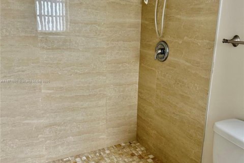 Снять в аренду кондоминиум в Халландейл-Бич, Флорида 2 спальни, 101.45м2, № 1898269 - фото 10