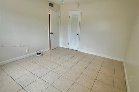 Снять в аренду кондоминиум в Халландейл-Бич, Флорида 2 спальни, 101.45м2, № 1898269 - фото 17