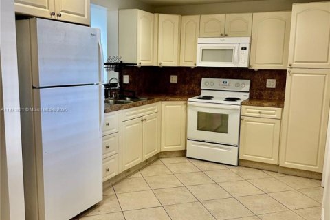 Снять в аренду кондоминиум в Халландейл-Бич, Флорида 2 спальни, 101.45м2, № 1898269 - фото 6