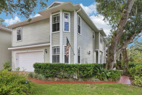 Adosado en venta en Brandon, Florida, 4 dormitorios, 260.68 m2 № 1905487 - foto 1